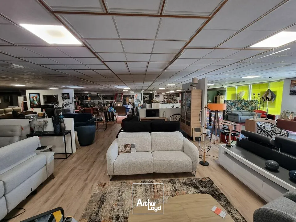 Local commercial à vendre  Parthenay (79)