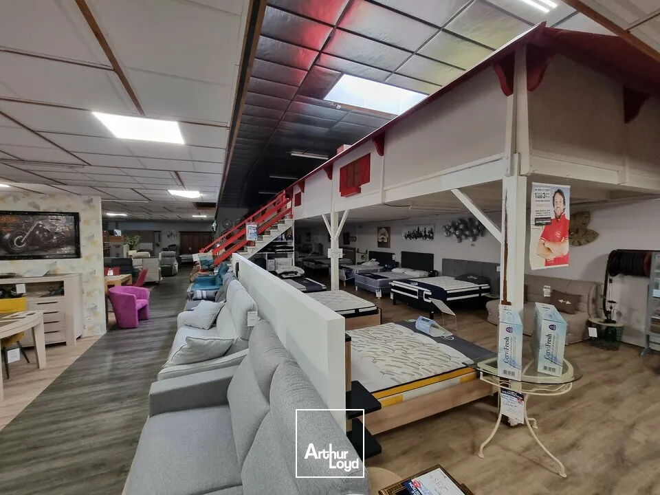 LOCAL PROFESSIONNEL A LOUER PARTHENAY