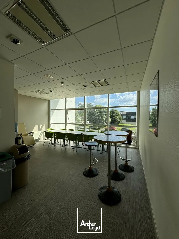 IMMEUBLE DE BUREAUX D'EXCEPTION À VENDRE DANS LA ZONE LA PLUS STRATÉGIQUE DE NIORT