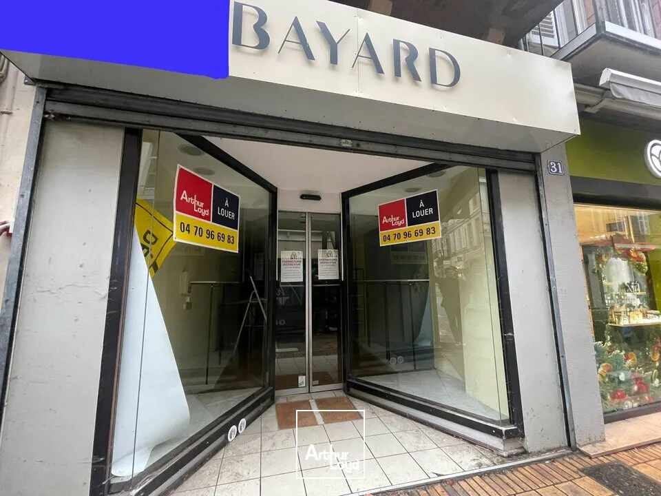 COEUR DE VILLE, LOCAL COMMERCIAL dans la rue piétonne n°1 de la ville de Moulins