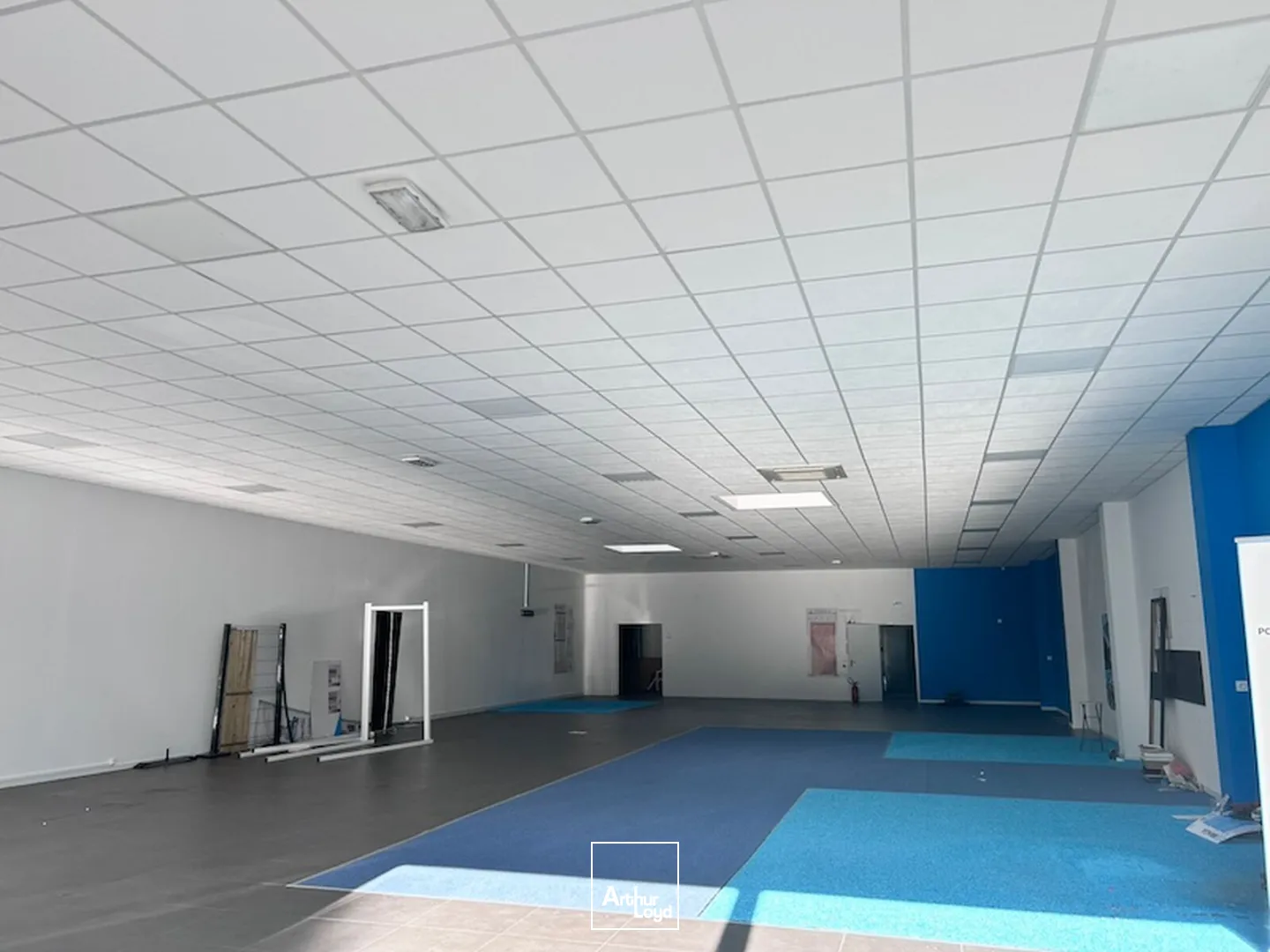 BOURG EN BRESSE - LOCAL COMMERCIAL - VISIBILITE COMMERCIALE