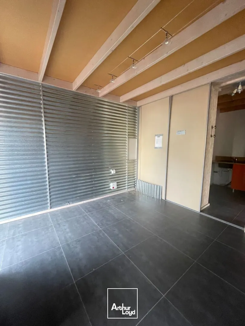 A LOUER - LOCAL COMMERCIAL 57 M² - PLESCOP