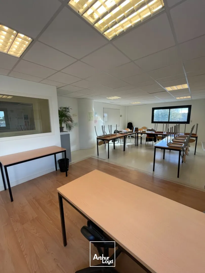 A LOUER - BUREAUX 179 M² - PLESCOP