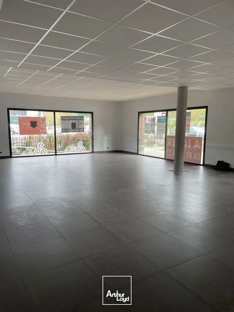 A LOUER - LOCAL COMMERCIAL 152 M² - PLESCOP