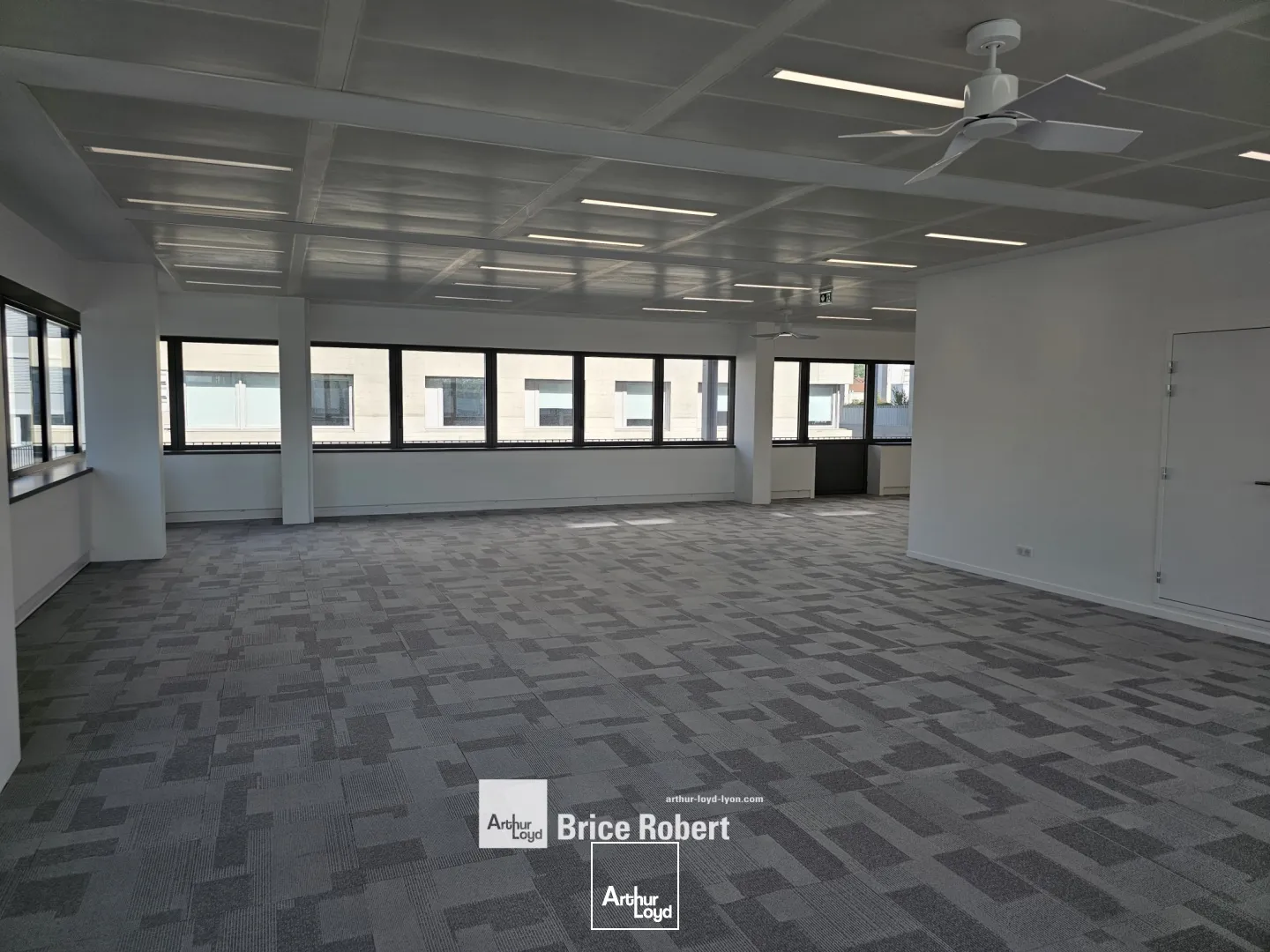 A vendre - PYLOTE - Bureaux neufs à Confluence - Lyon 2ème