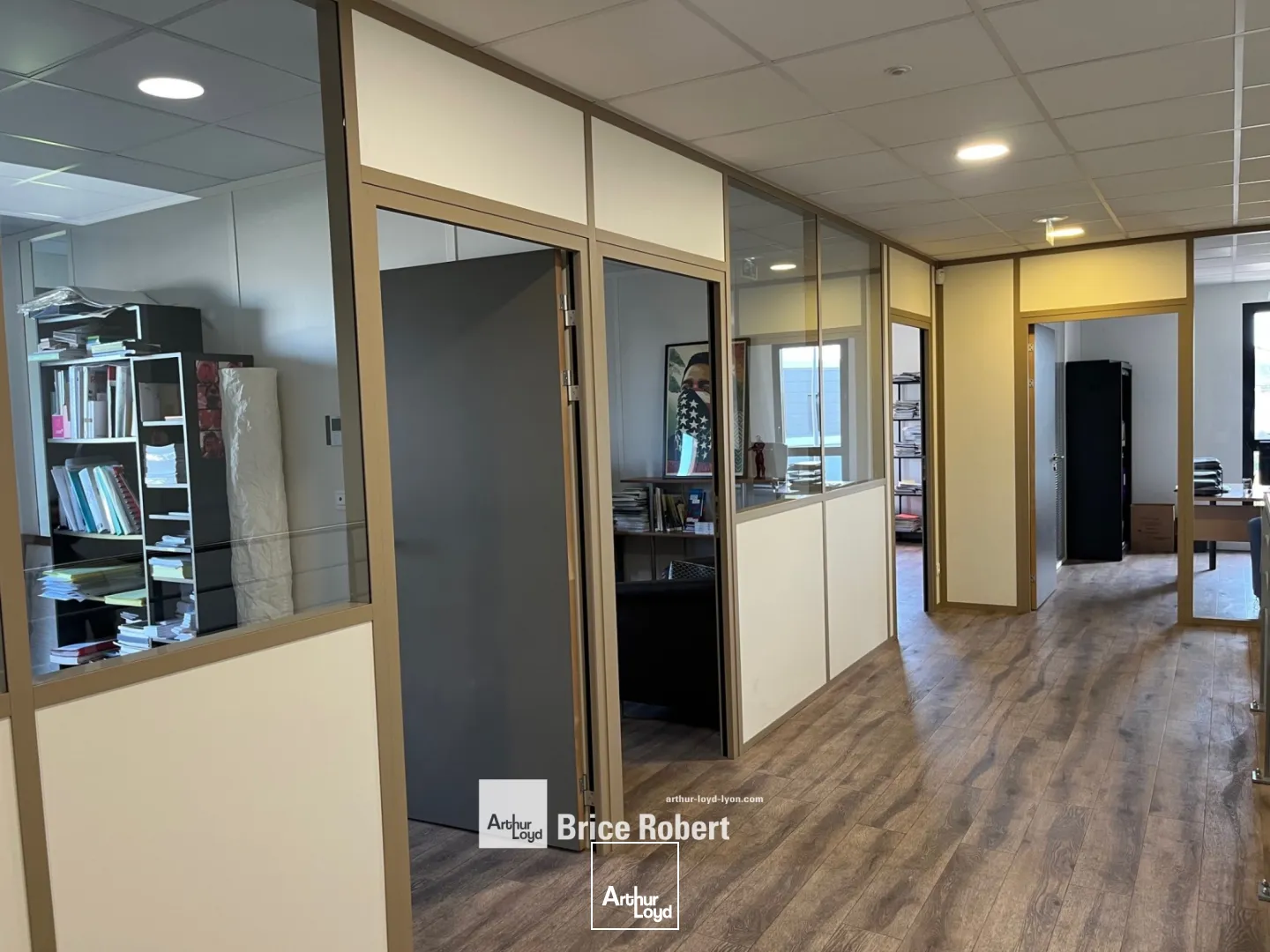 A vendre - Local d'activités - Situé dans un parc récent - Meyzieu