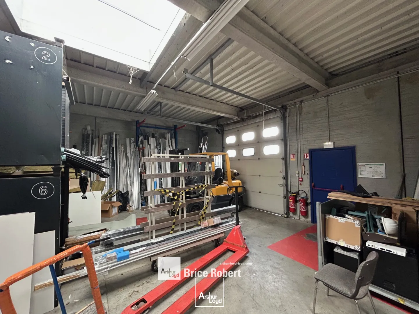 A louer - Bâtiment d'activités indépendant au sein de la ZAC de Pivolles à Décines-Charpieu