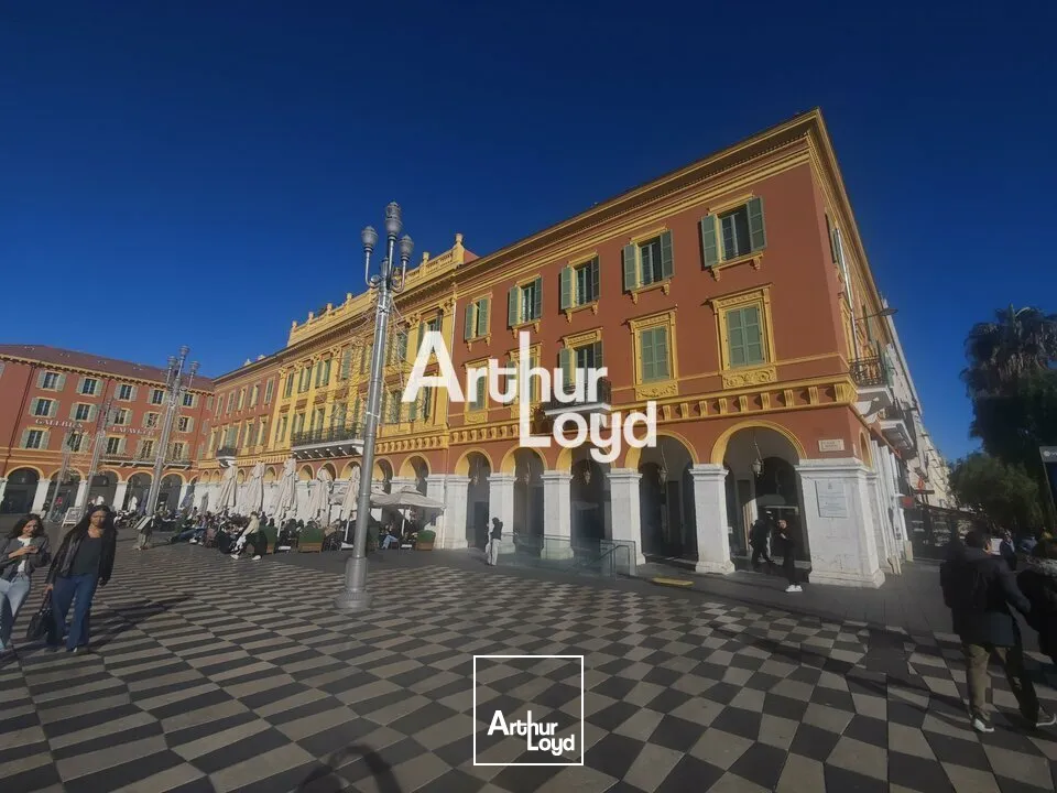 A VENDRE PLACE MASSENA NICE BUREAU DE 115M²