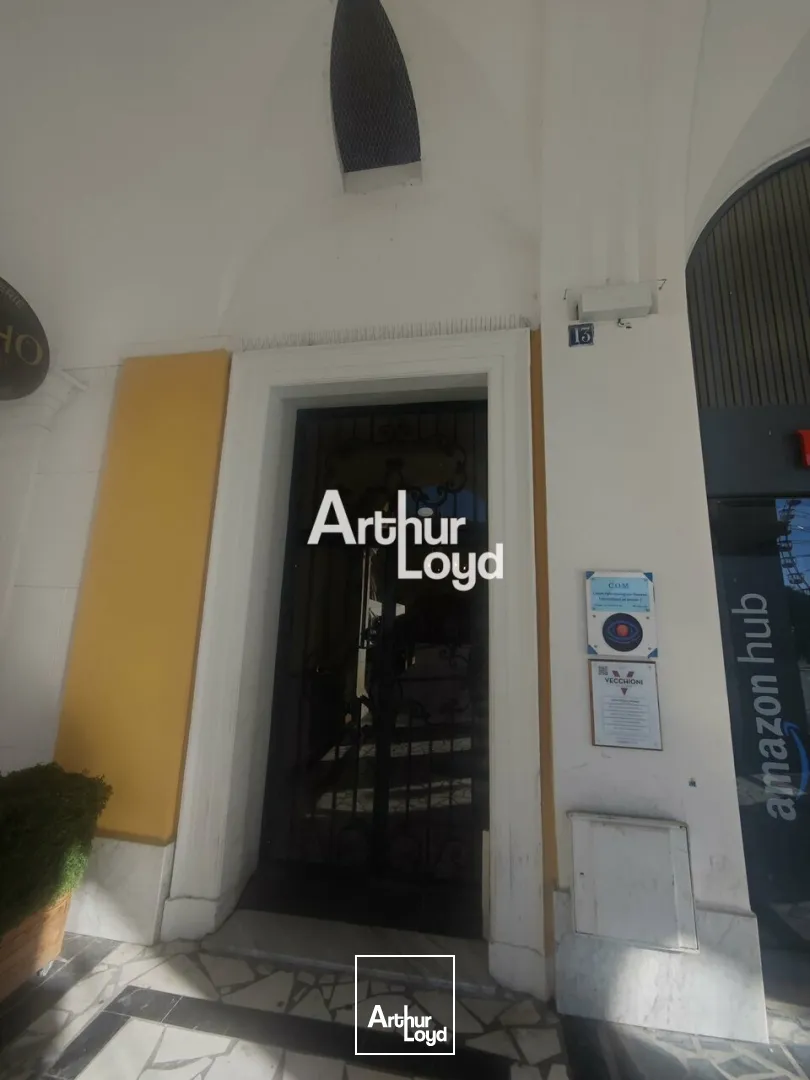 A VENDRE PLACE MASSENA NICE BUREAU DE 115M²