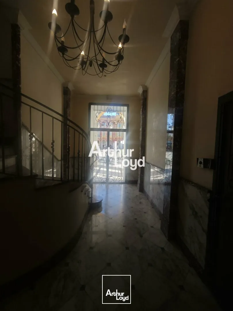 A VENDRE PLACE MASSENA NICE BUREAU DE 115M²