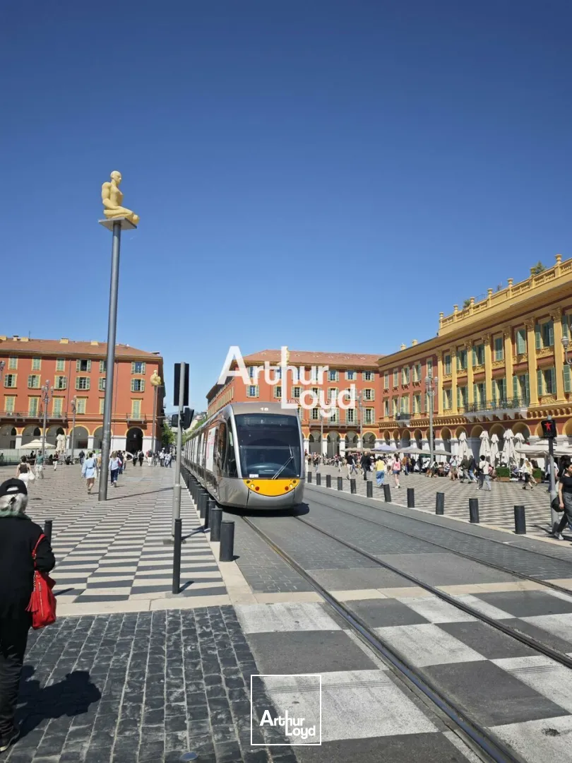 A VENDRE PLACE MASSENA NICE BUREAU DE 115M²