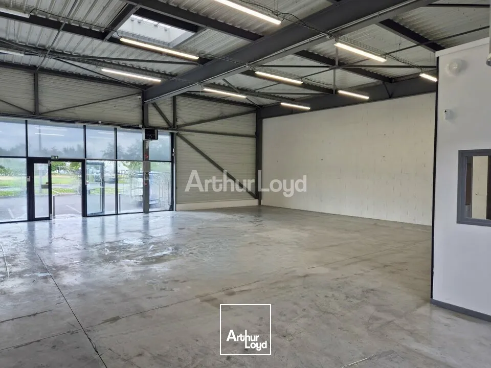 LOCAL COMMERCIAL DE 291,70M2 DISPONIBLE À LA LOCATION - REIMS NORD 