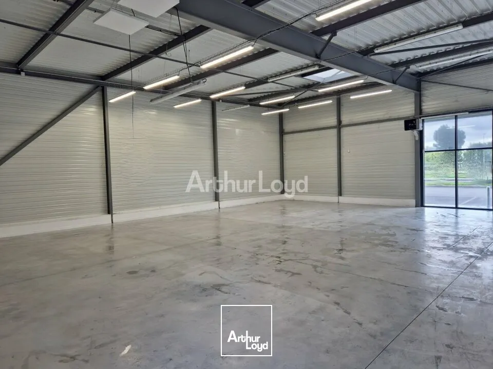 LOCAL COMMERCIAL DE 291,70M2 DISPONIBLE À LA LOCATION - REIMS NORD 