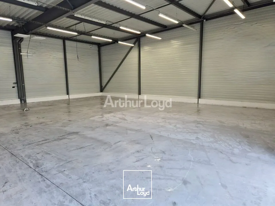 LOCAL COMMERCIAL DE 291,70M2 DISPONIBLE À LA LOCATION - REIMS NORD 