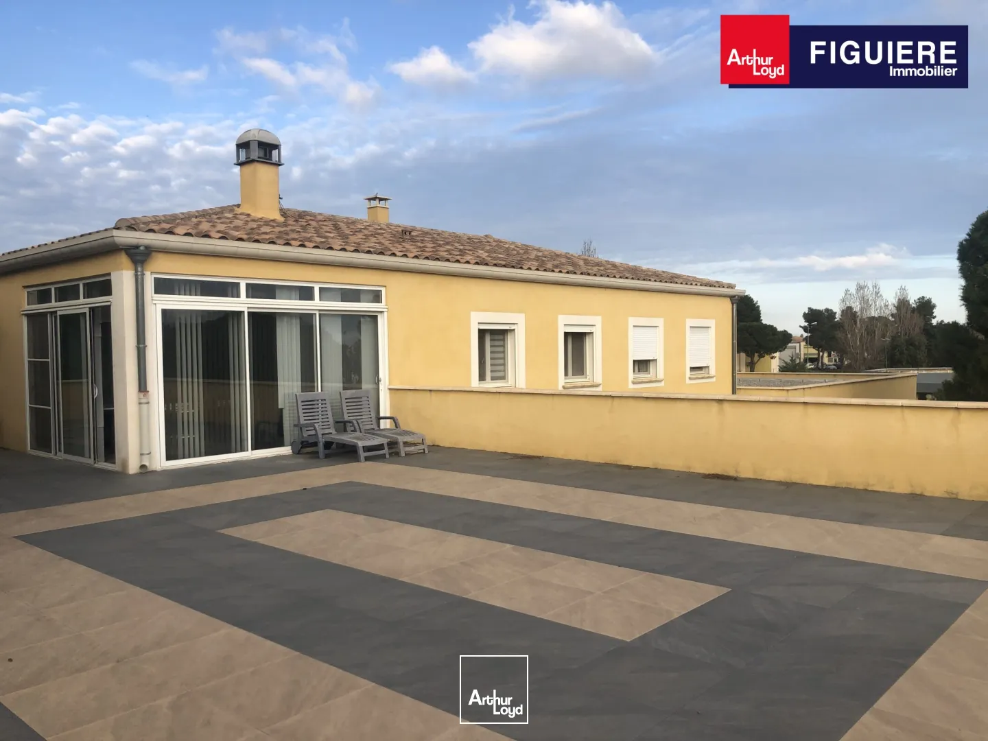 BATIMENT A VENDRE ZONE DU TUBE