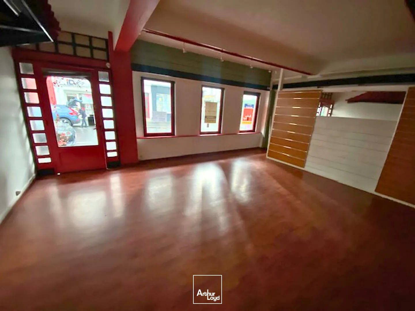 CESSION DE BAIL LOCAL COMMERCIAL 39 M² BAS DE SIAM