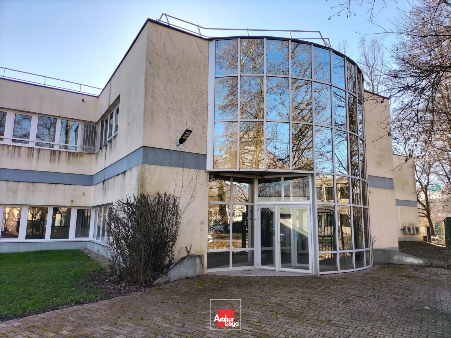 BUREAUX A LOUER MEYLAN INOVALLEE 983m² AVEC PARKING COMPRIS
