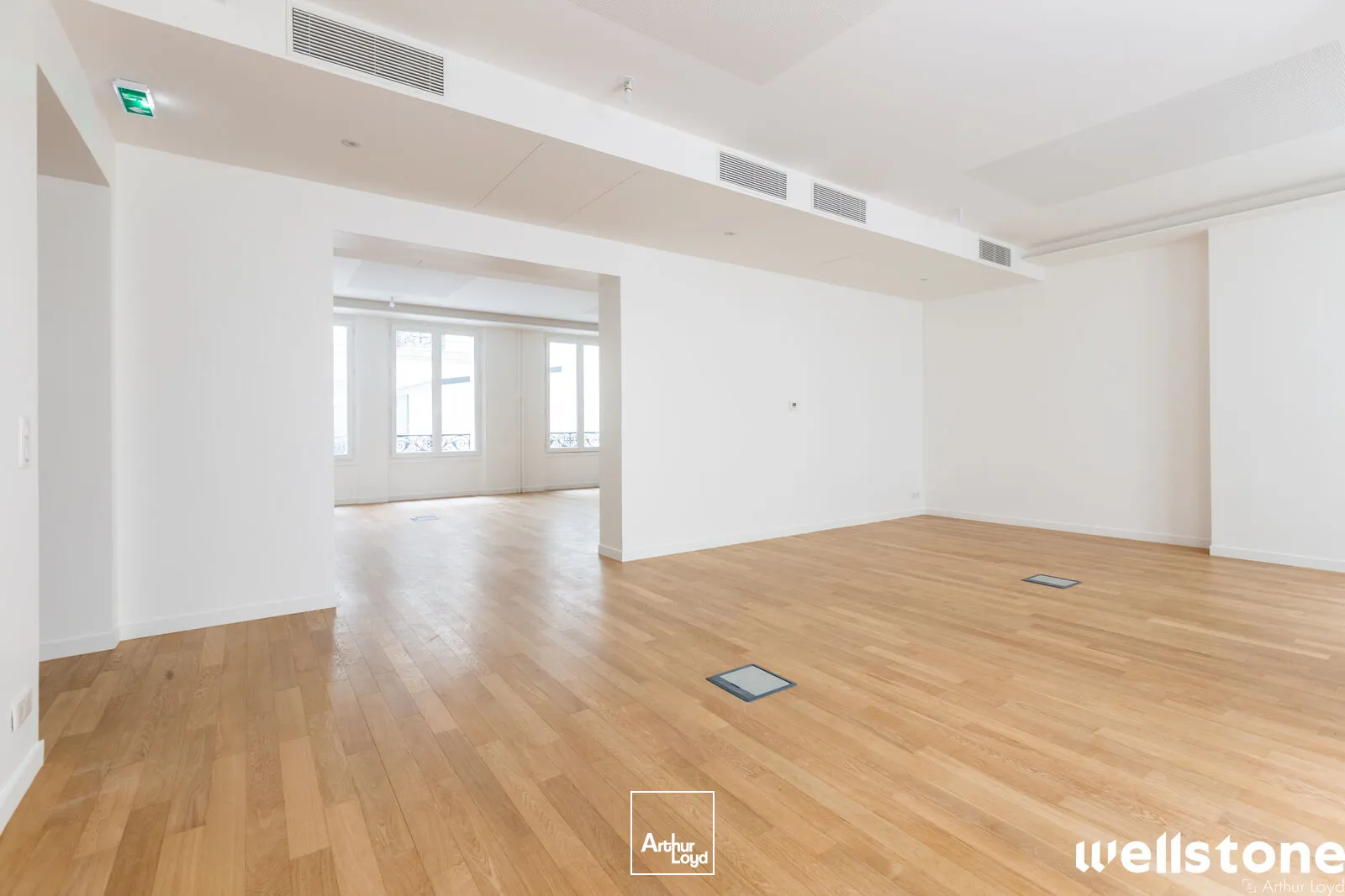 Bureaux à louer à PARIS 75008