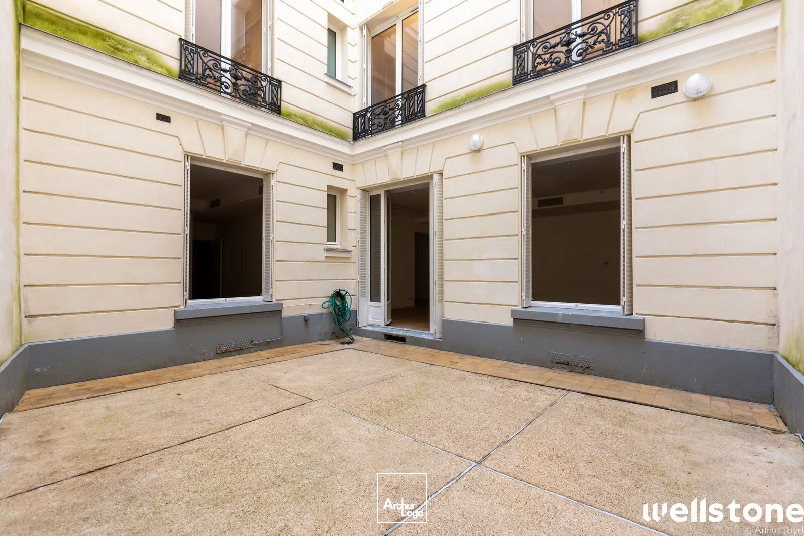 Bureaux à louer à PARIS 75008