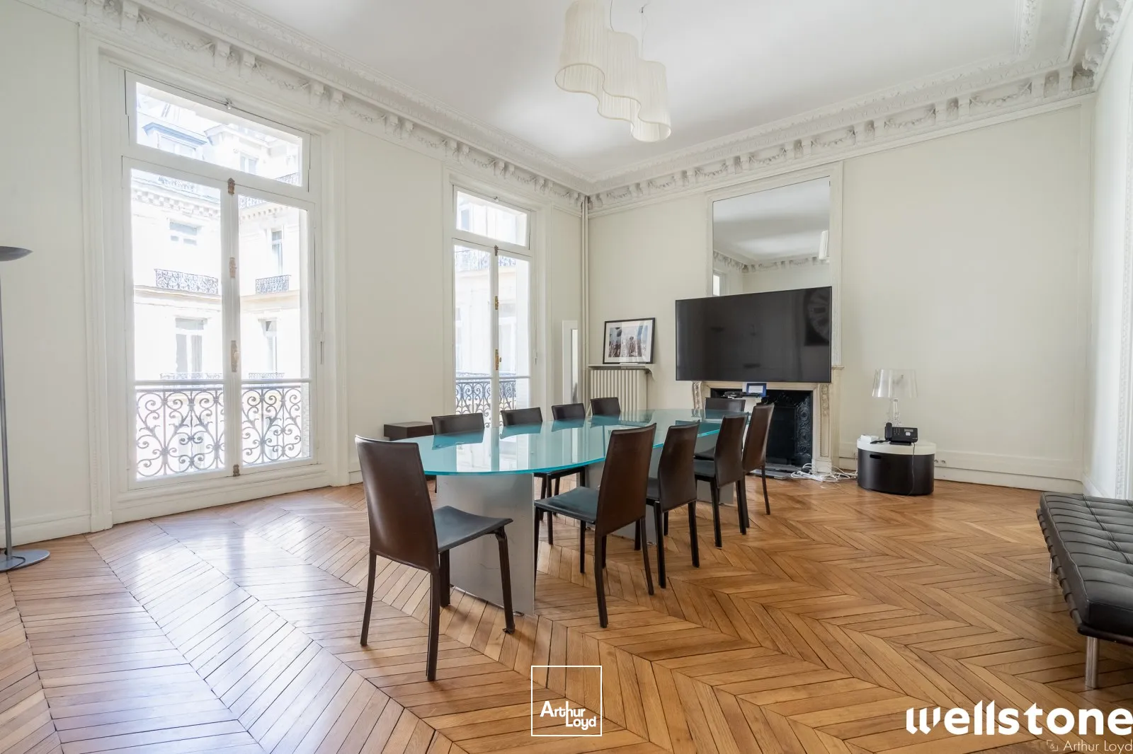 Bureaux à louer à PARIS 75008