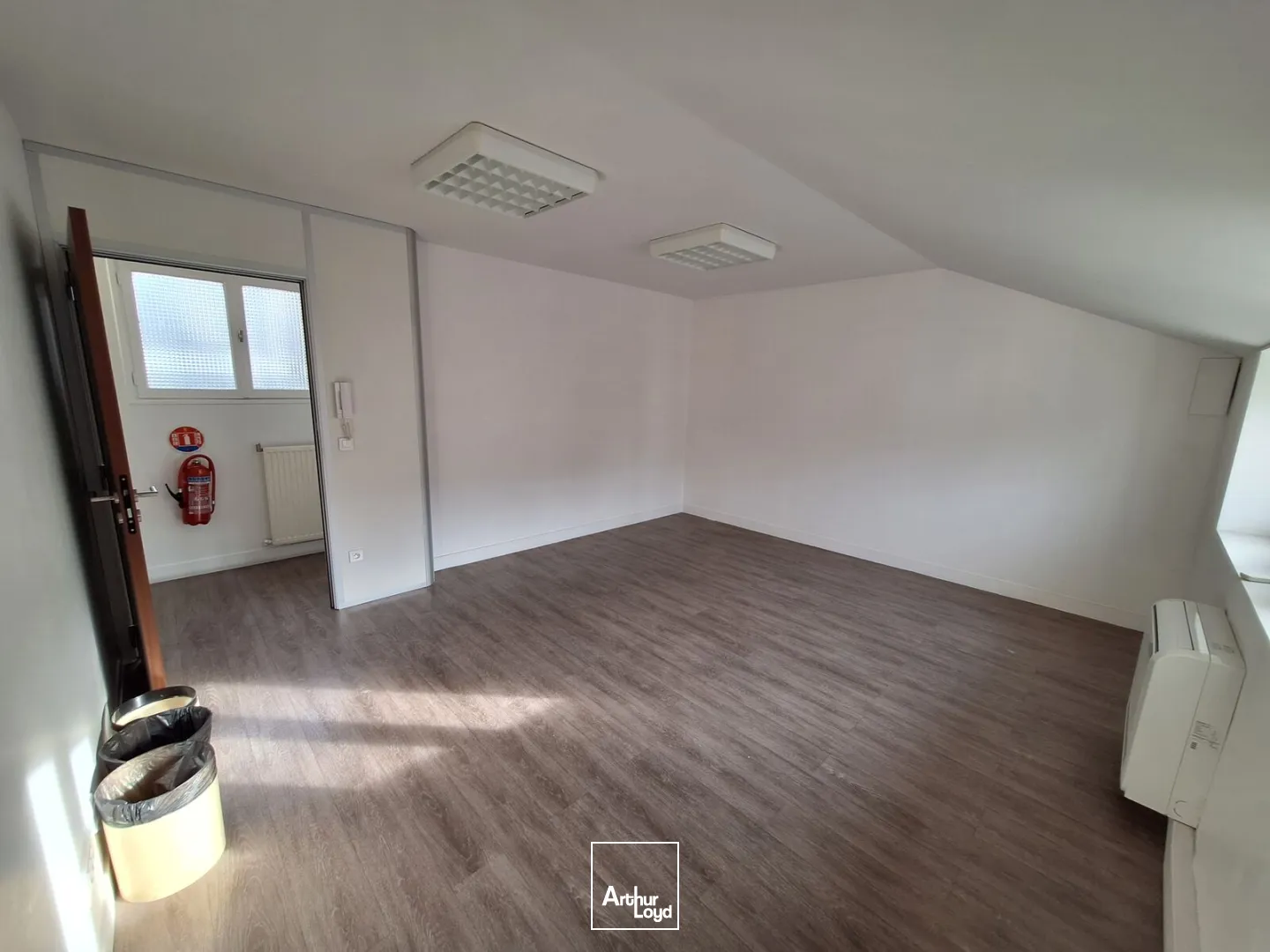 Bureaux à louer à PARIS 75008