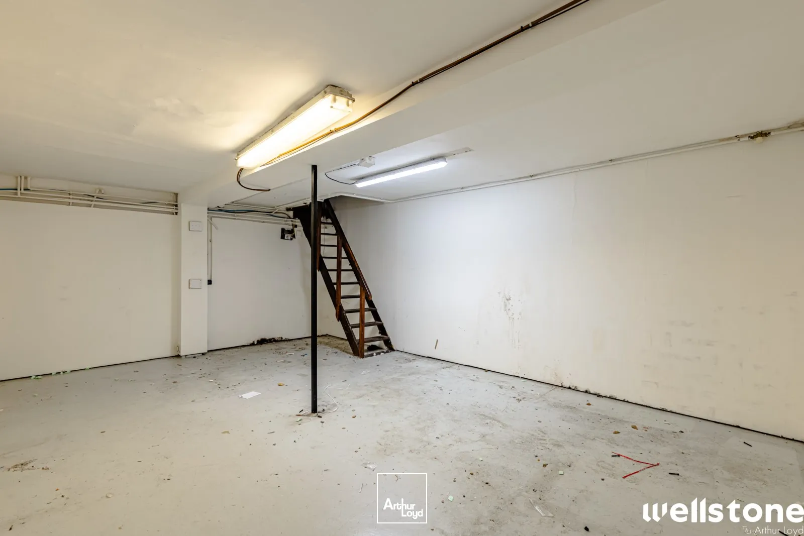 Locaux commerciaux à louer à PARIS 75006