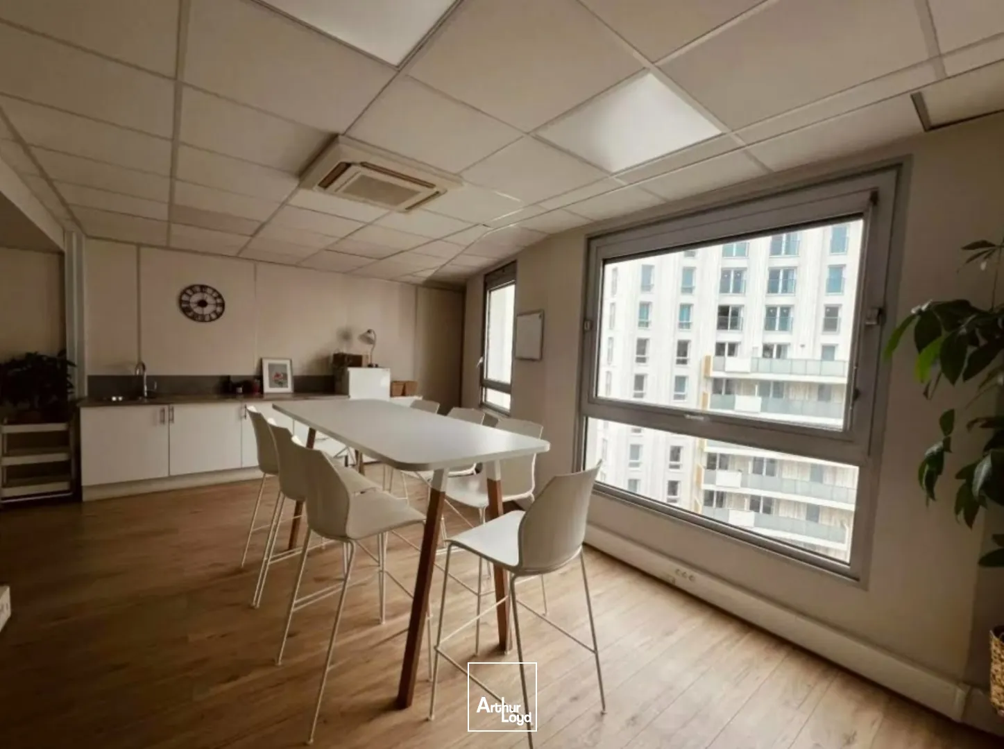 Bureaux a sous-louer à PARIS 75013
