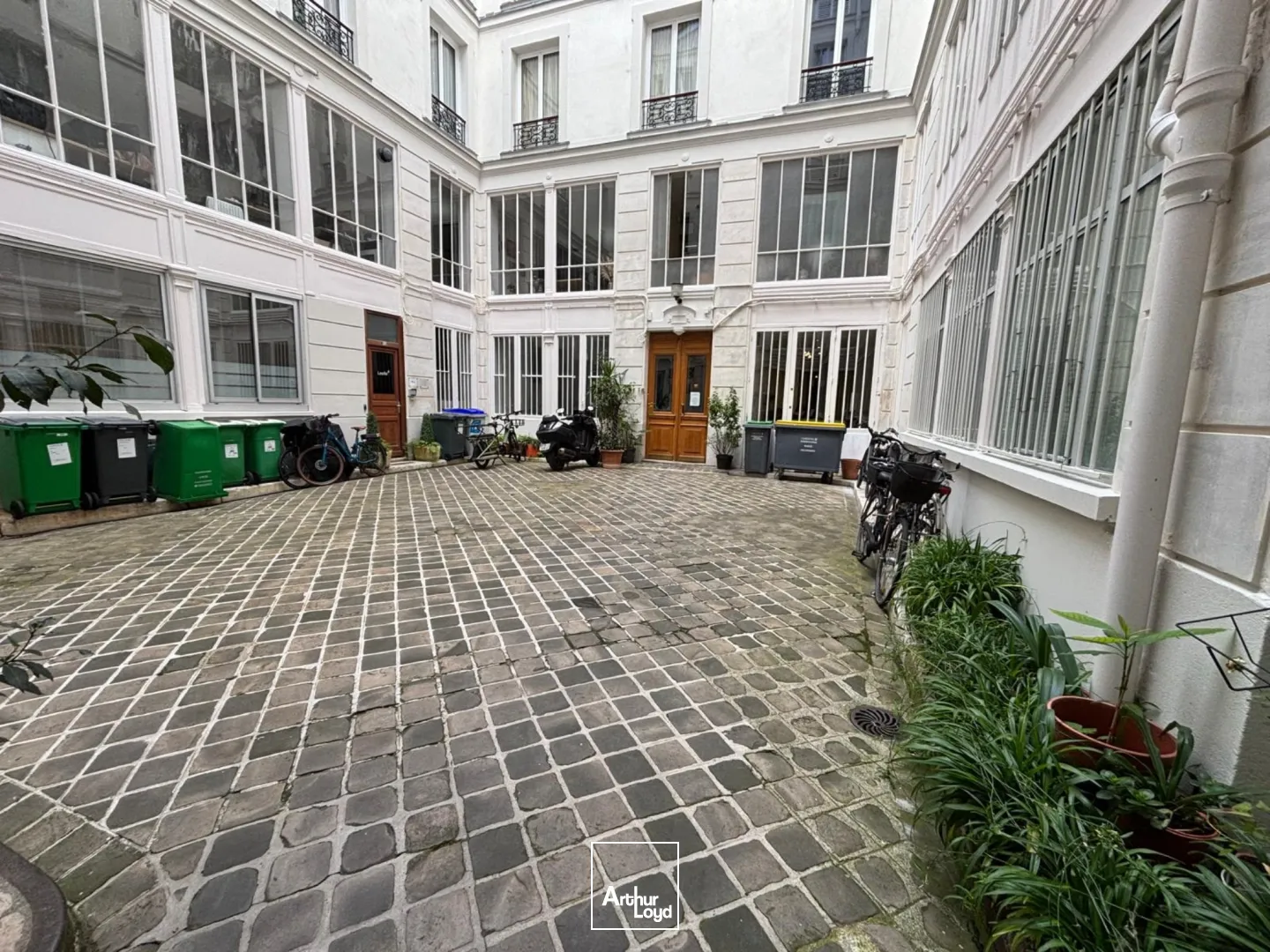 Bureaux à louer à PARIS 75009
