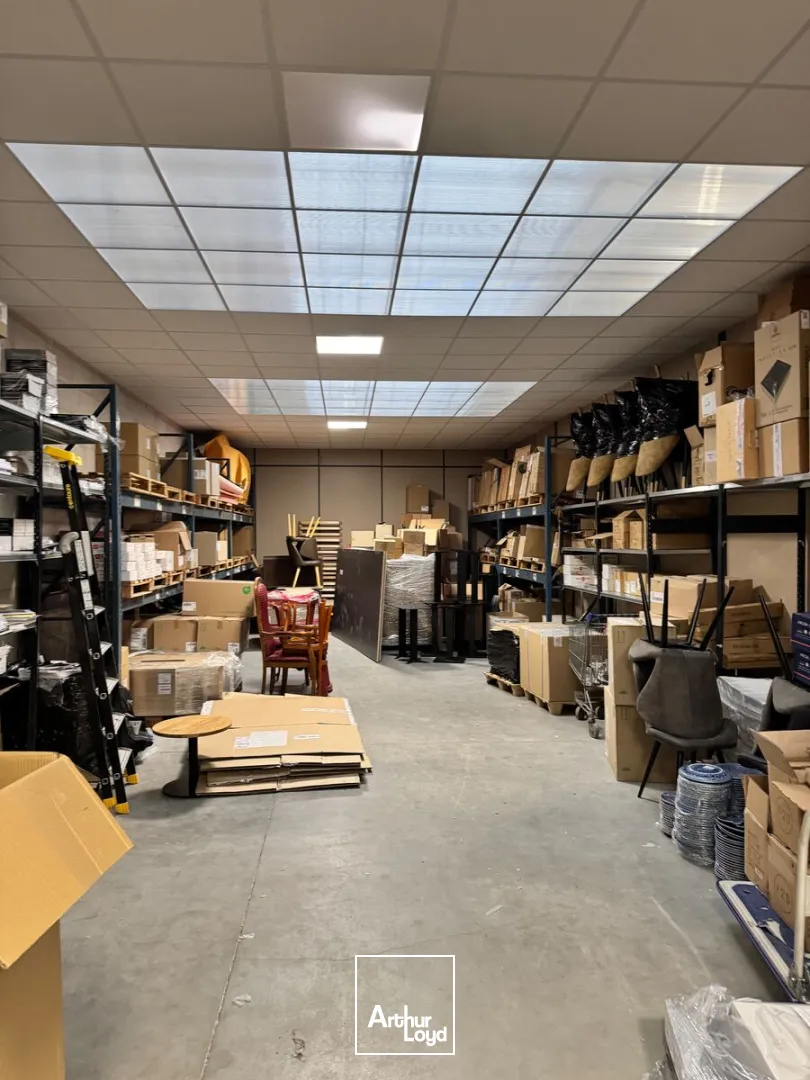 ZONE INDUSTRIELLE LA CHAPELLE D ' ARMENTIERES ENTREPOT A LOUER 