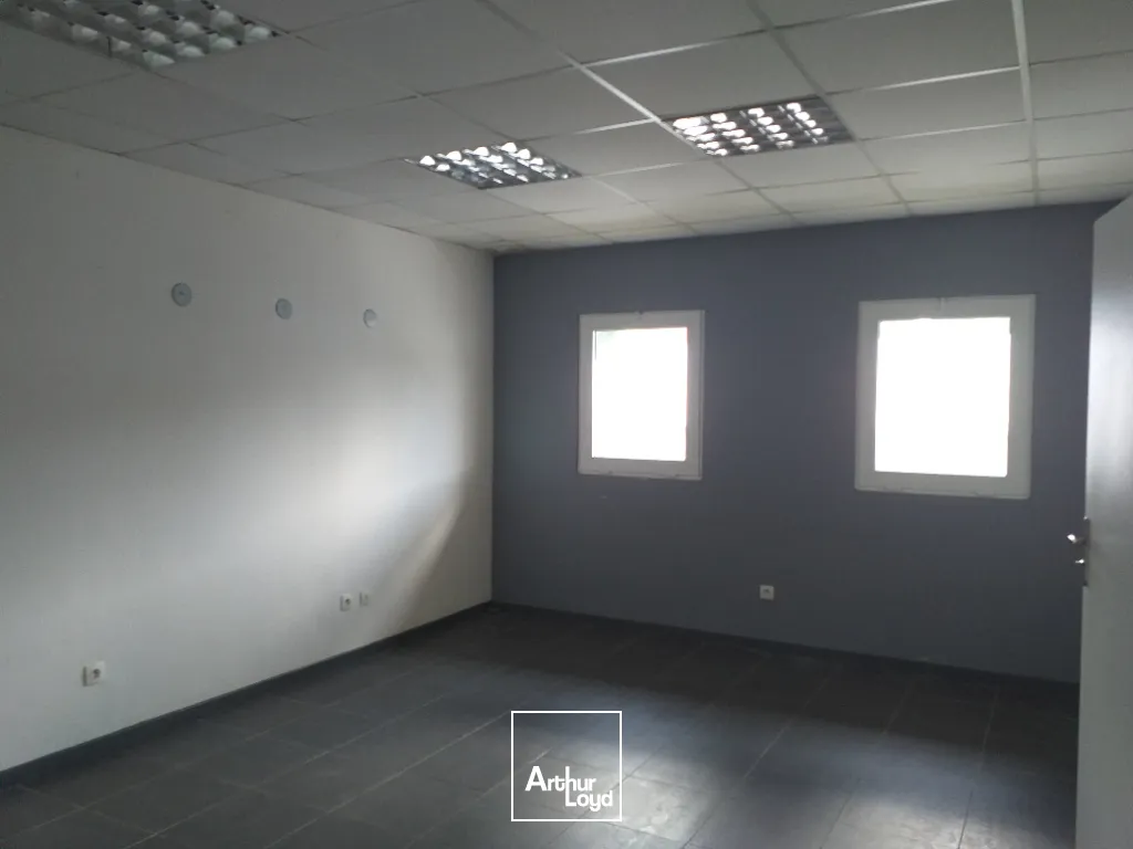 A vendre Bureaux 52M2 ZFU DILLON