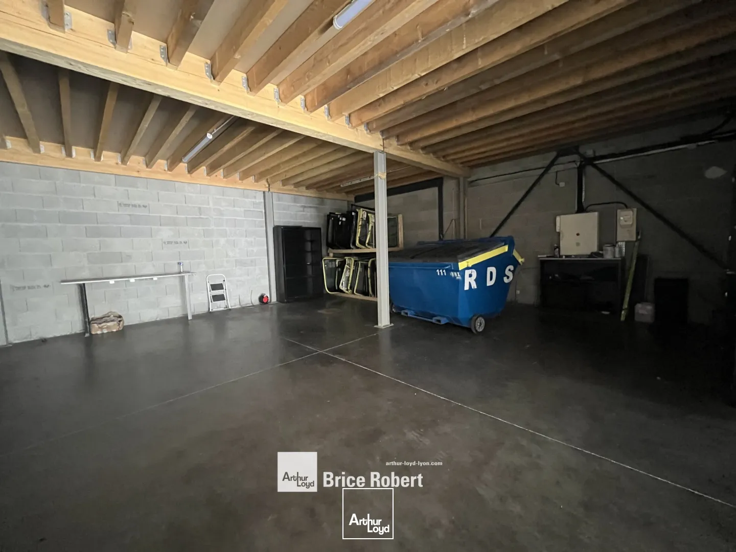 A louer - Bureaux avec petite surface de stockage - Vénissieux