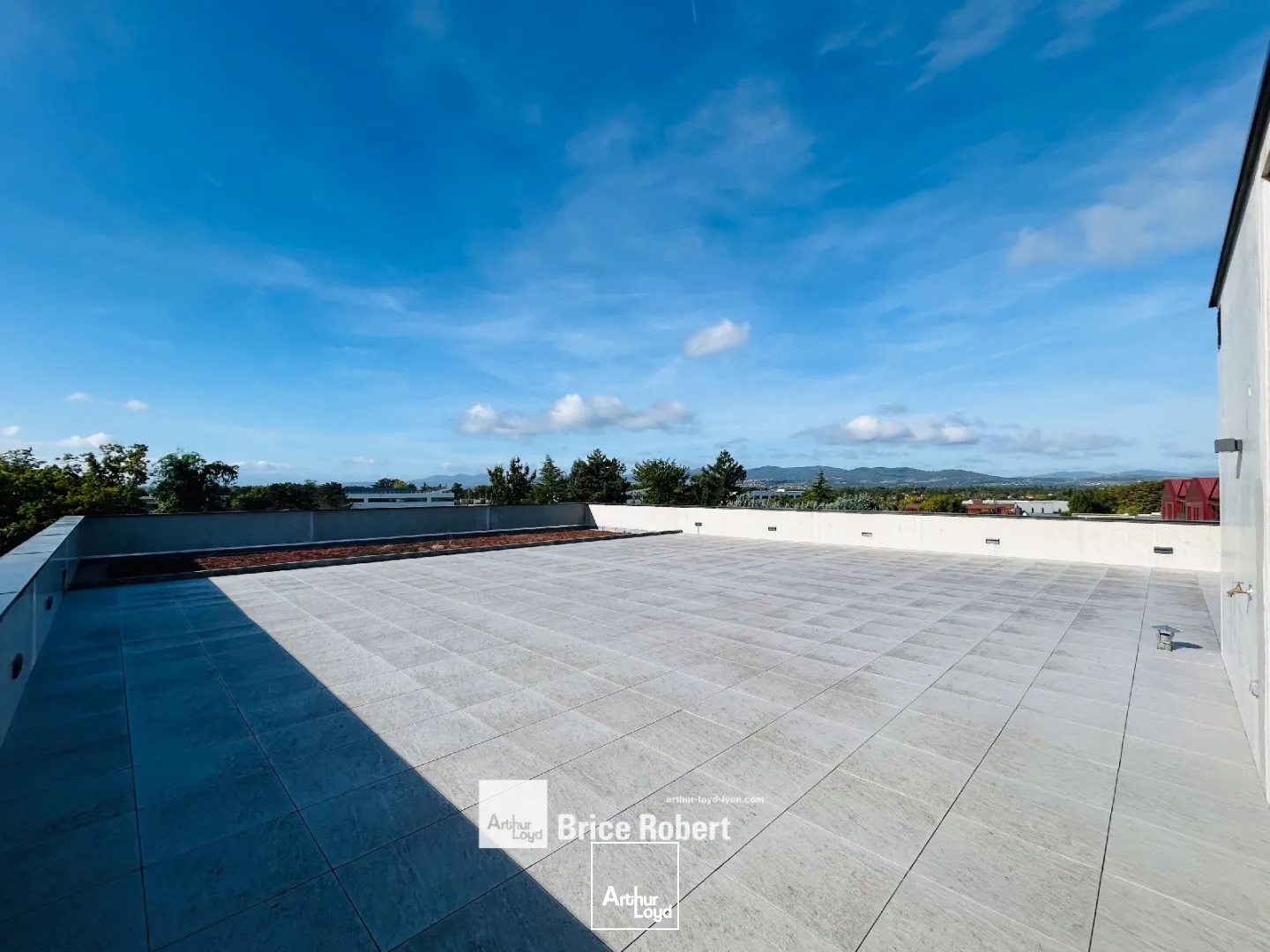 A vendre - 6 OFFICE - Bureaux de standing dans immeuble indépendant de la Techlid - Dardilly