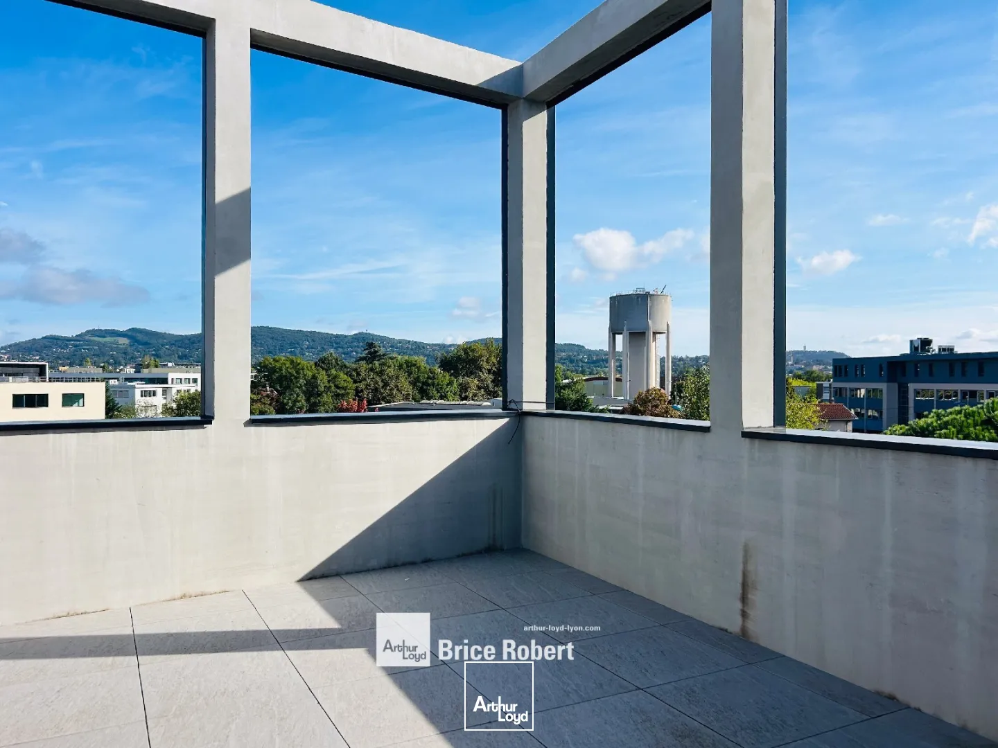 A vendre - 6 OFFICE - Bureaux de standing dans immeuble indépendant de la Techlid - Dardilly
