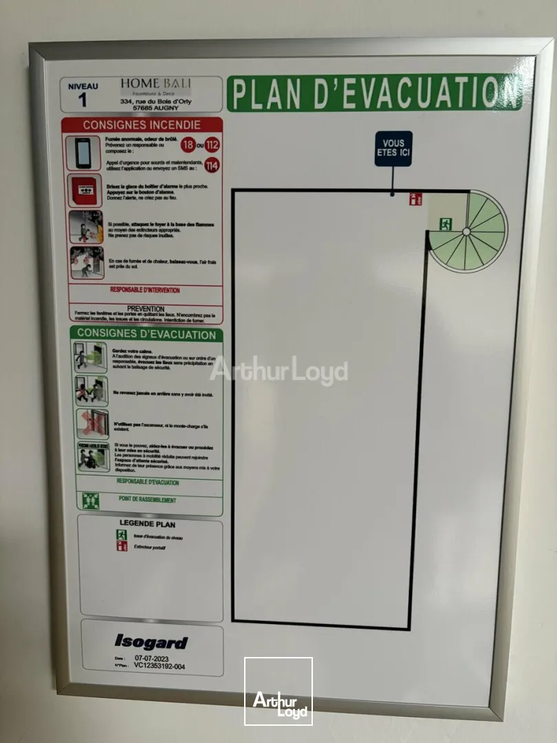 LOCAL COMMERCIAL à LOUER de 715 m²