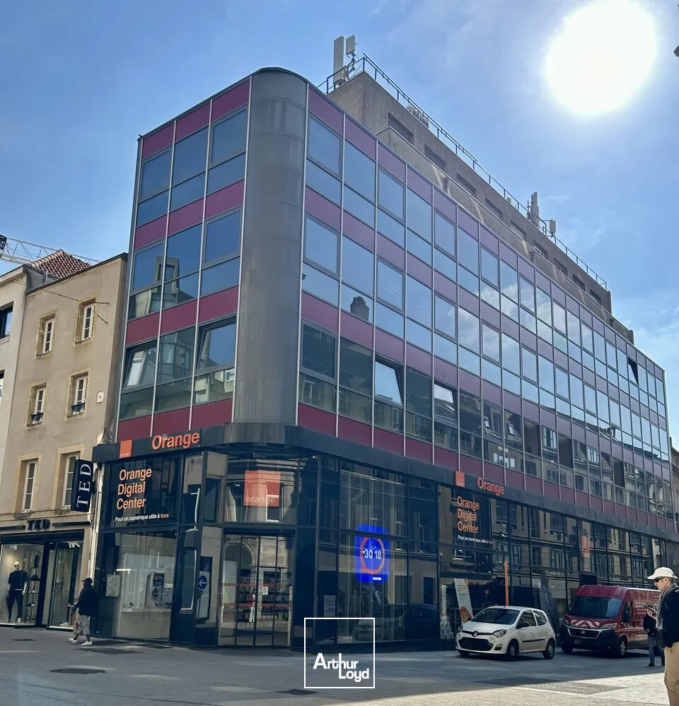 LOCAL COMMERCIAL à LOUER de 1430 m²