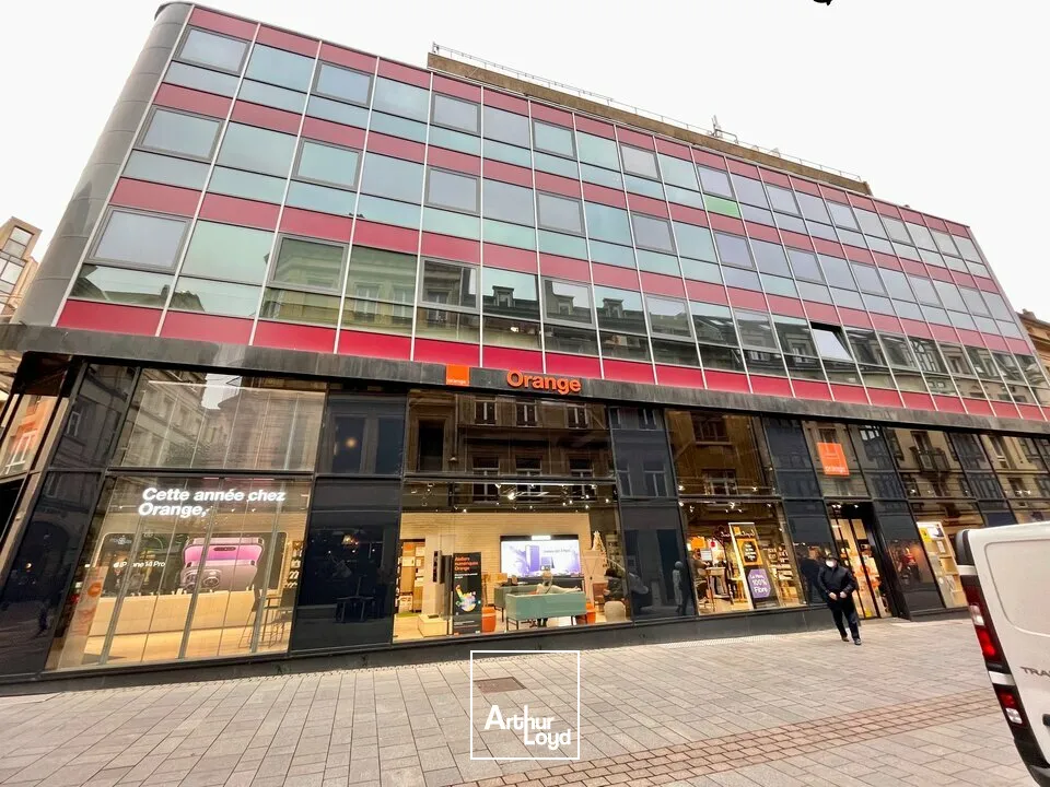 LOCAL COMMERCIAL à LOUER de 1430 m²