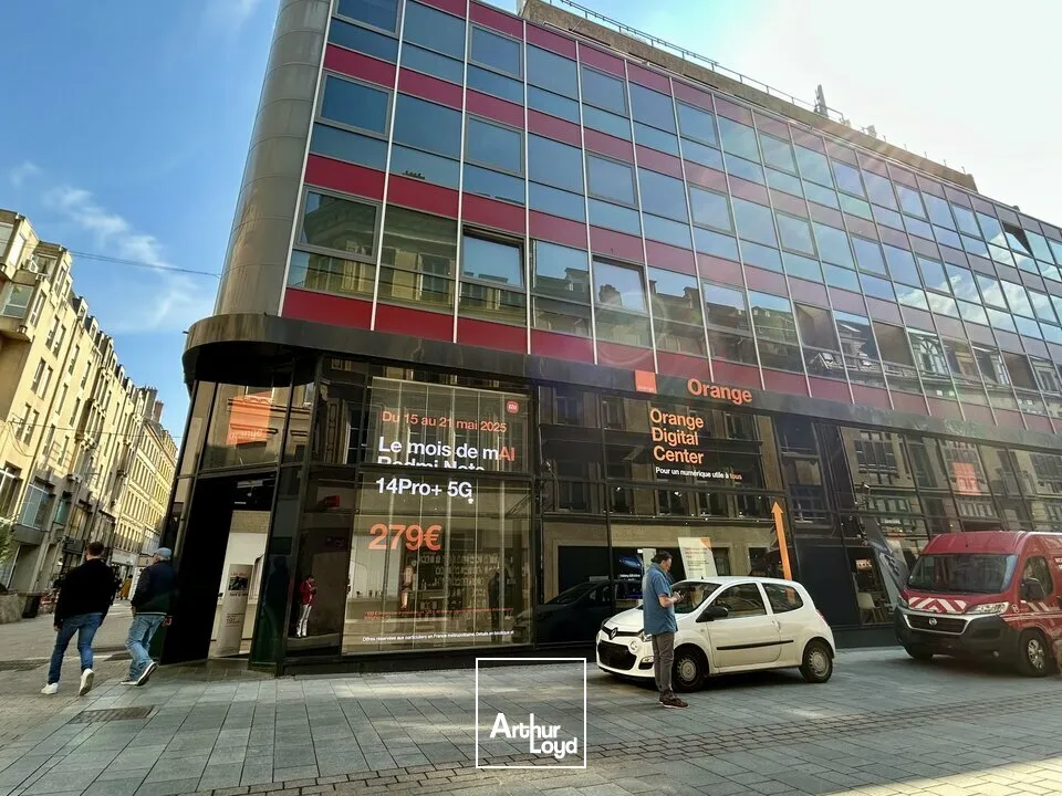 LOCAL COMMERCIAL à LOUER de 1430 m²