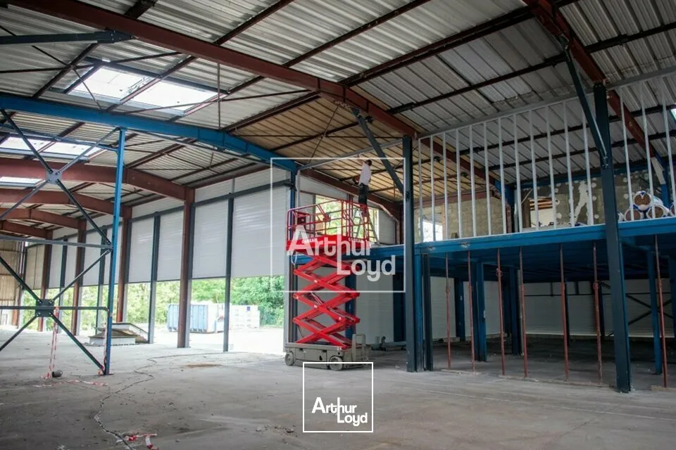 BATIMENT INDEPENDANT A LOUER MORANGIS