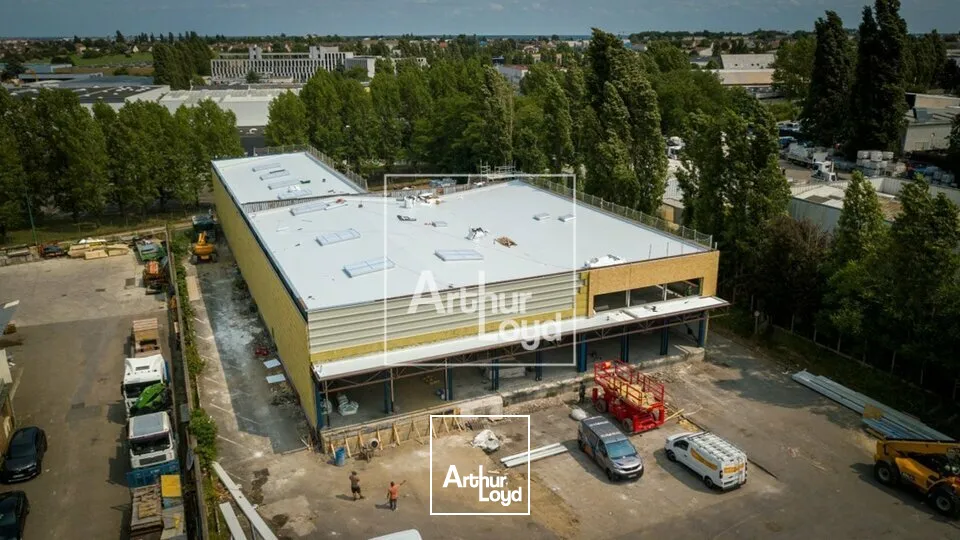 BATIMENT INDEPENDANT A LOUER MORANGIS