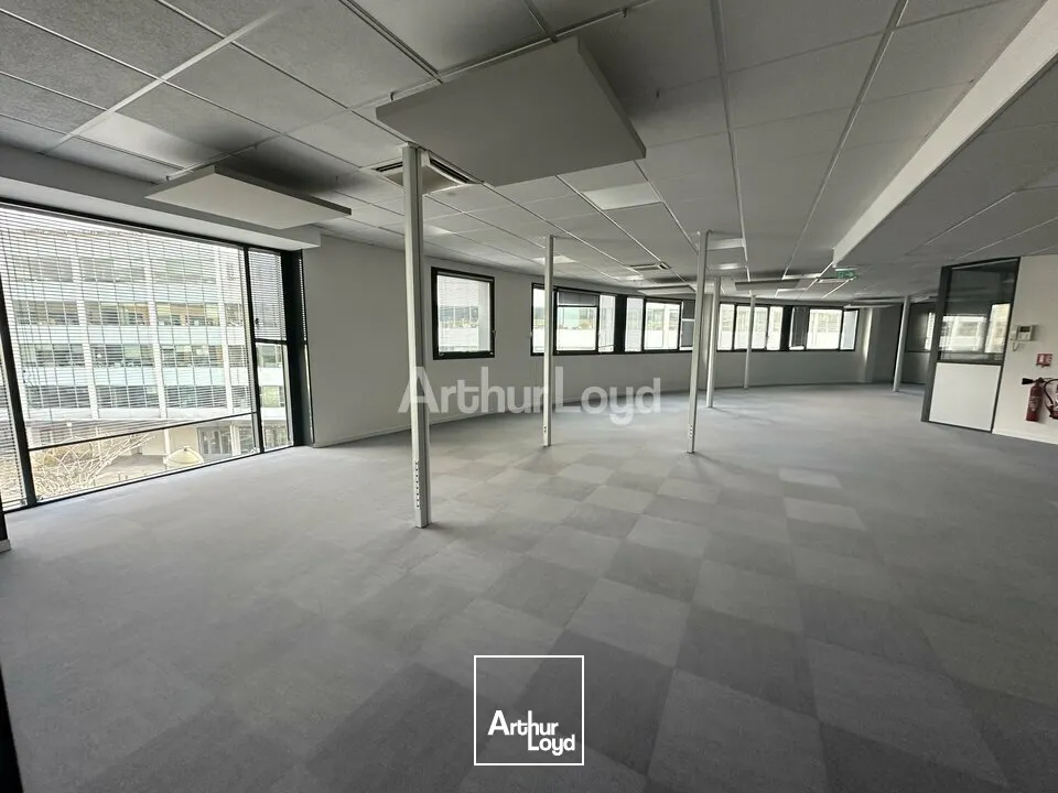 Plateaux de bureaux d'environ 324m2 - REIMS/CLAIRMARAIS