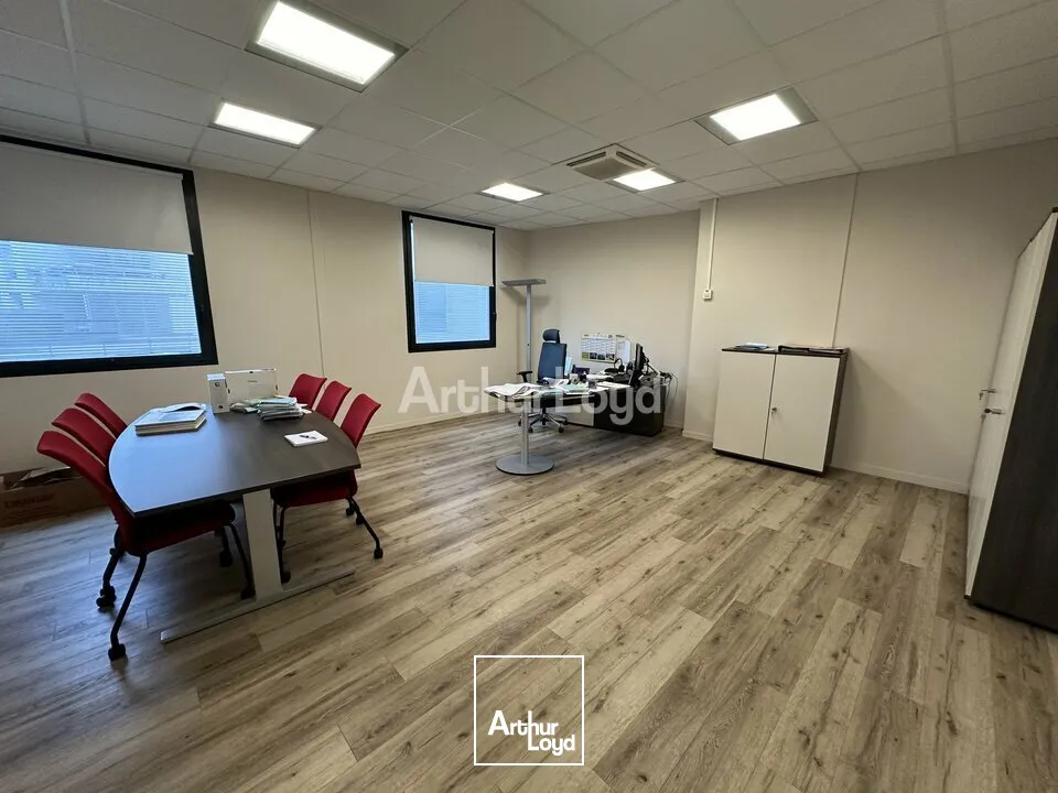 Local professionnel d'environ 411 m2 - REIMS CLAIRMARAIS