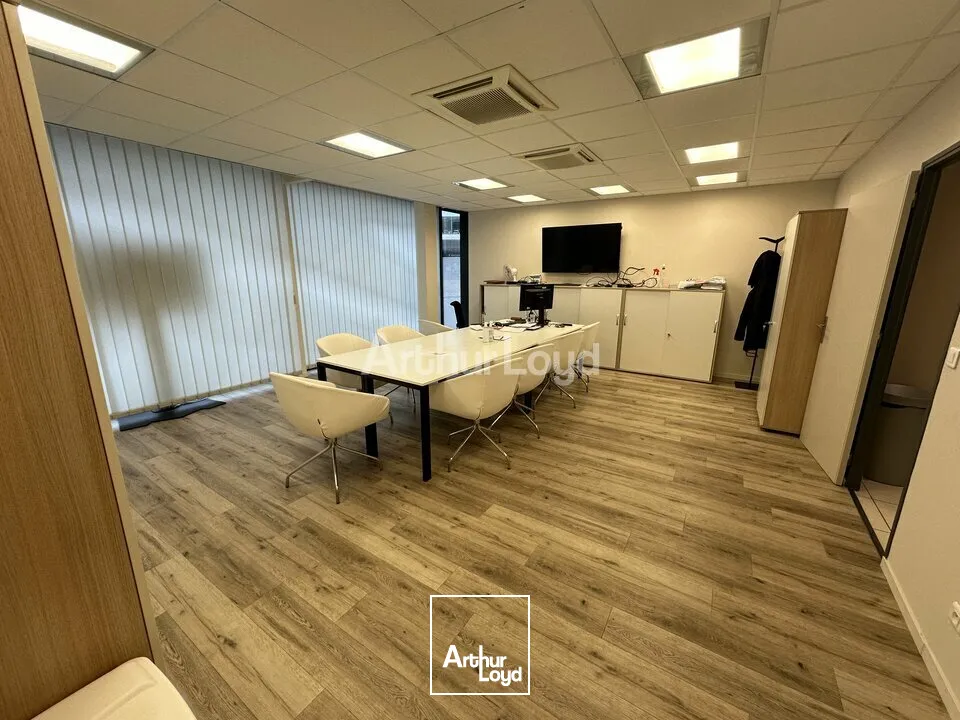 Local professionnel d'environ 411 m2 - REIMS CLAIRMARAIS