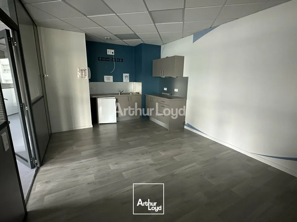 Plateaux de bureaux d'environ 324m2 - REIMS/CLAIRMARAIS