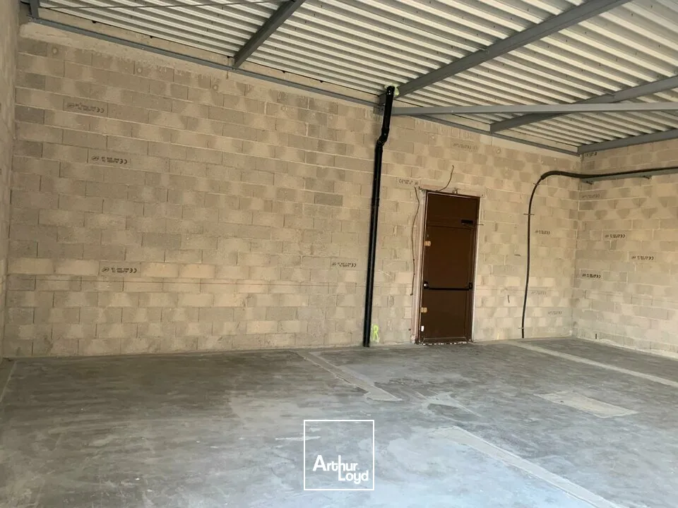 CELLULE COMMERCIALE EMPLACEMENT EXCEPTIONNEL - ZONE COMMERCIALE