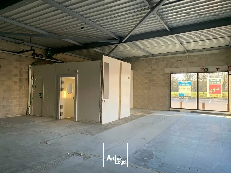 CELLULE COMMERCIALE EMPLACEMENT EXCEPTIONNEL - ZONE COMMERCIALE