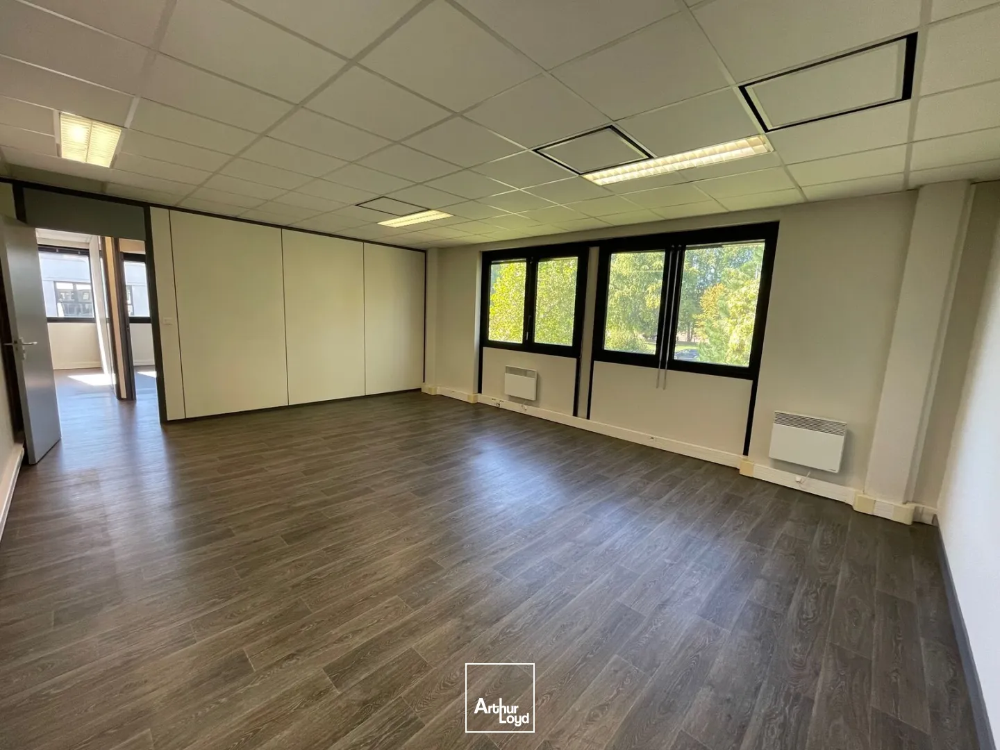 A LOUER BUREAUX DE 63 M2 À 335 M2 - COMPIEGNE ZAC DE MERCIERES