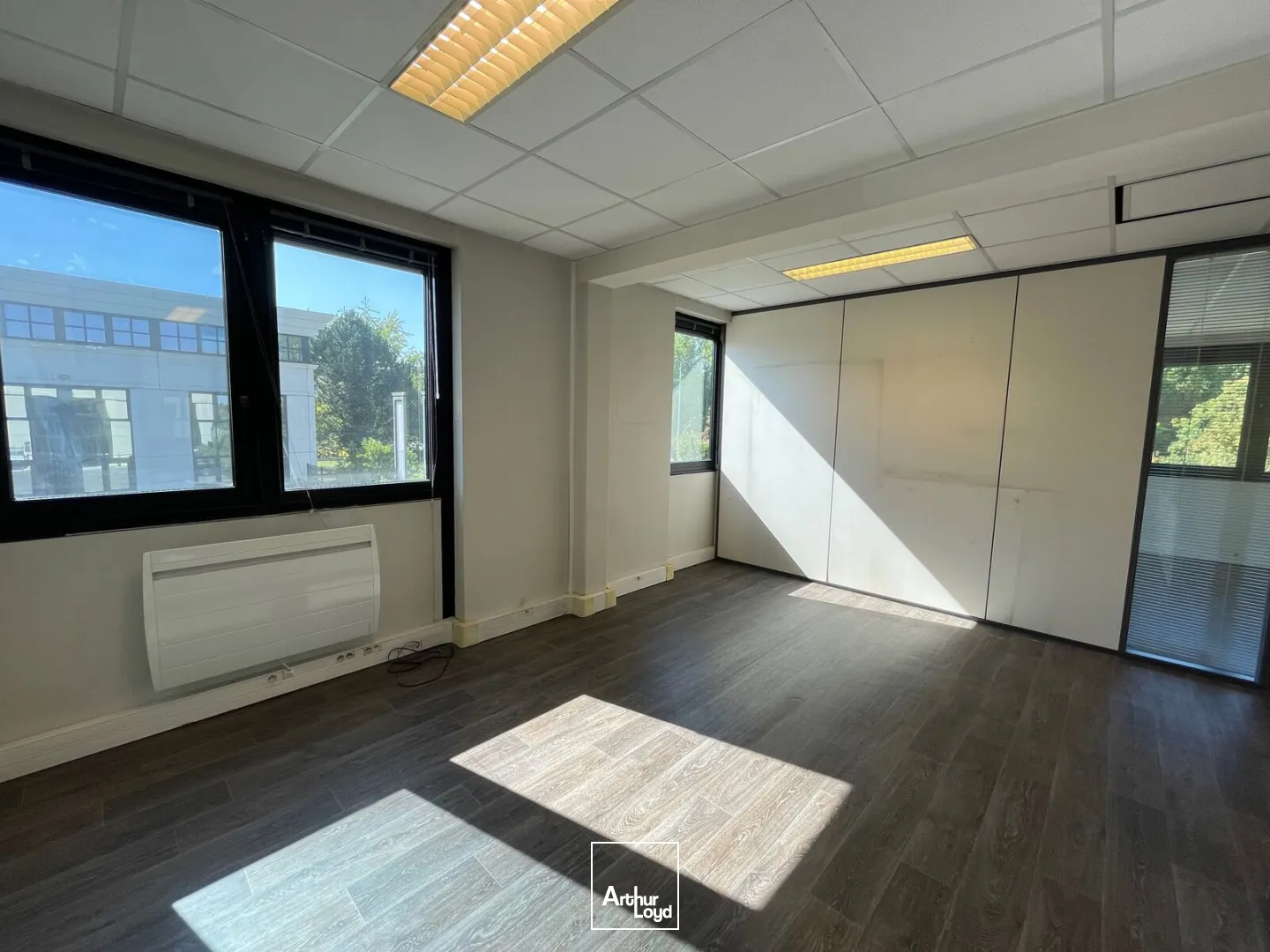 A LOUER BUREAUX DE 63 M2 À 335 M2 - COMPIEGNE ZAC DE MERCIERES