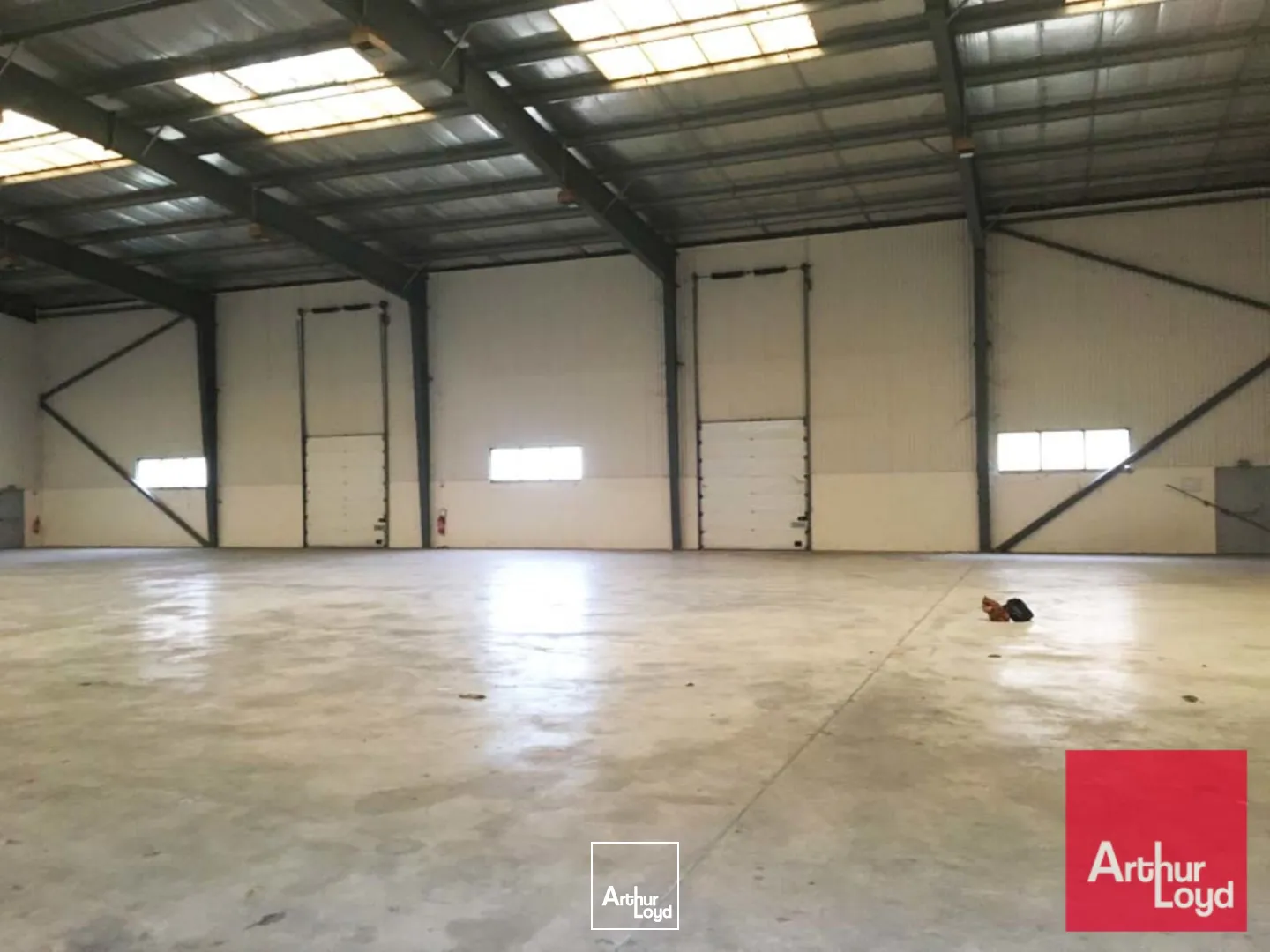 Bâtiment d'activité indépendant à louer/ à vendre - Surface 1 620 m²