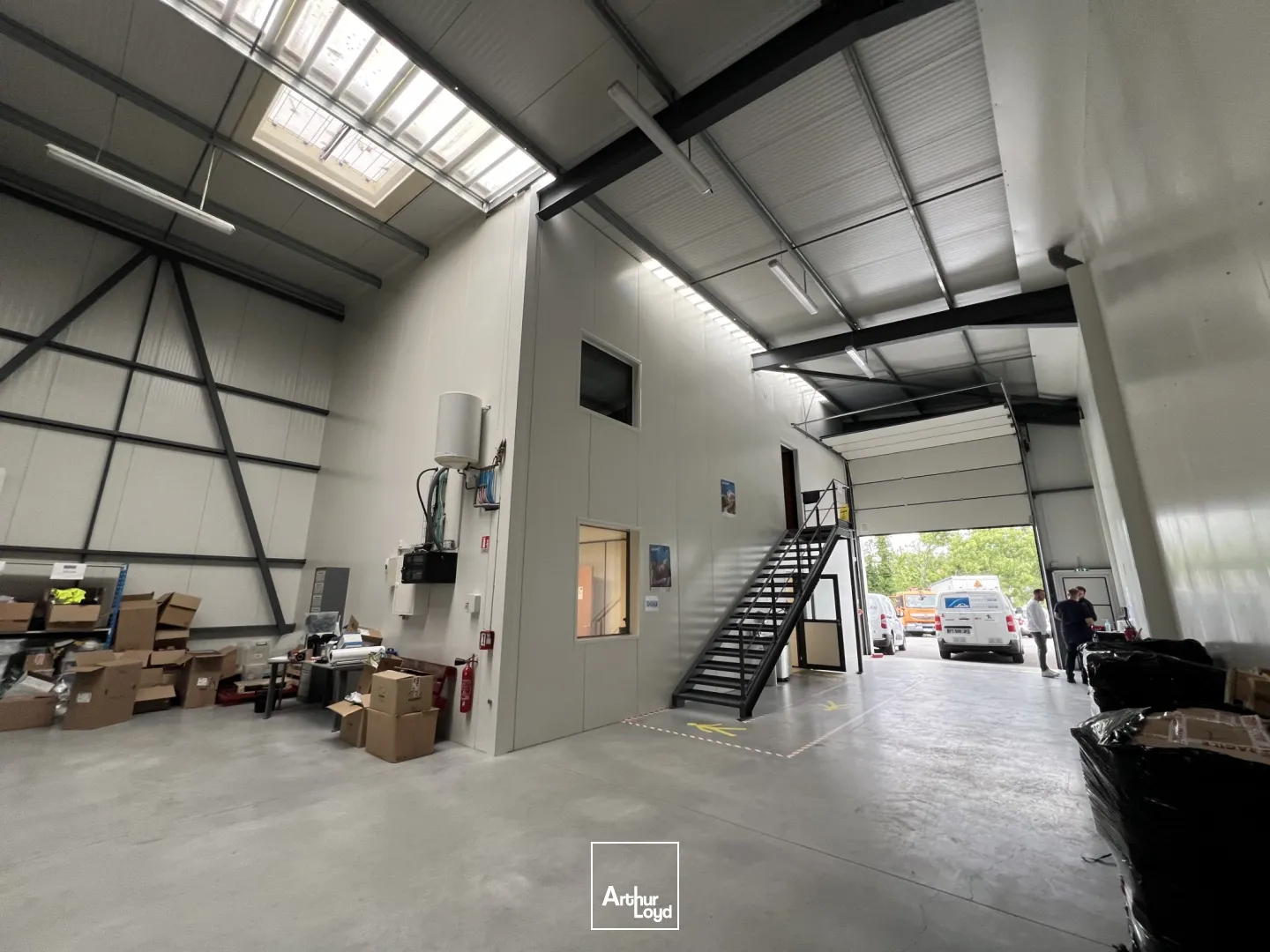 LOCAL D'ACTIVITE A LOUER - 340 M² - CAUDAN