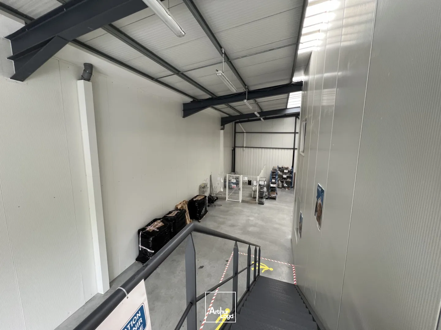 LOCAL D'ACTIVITE A LOUER - 340 M² - CAUDAN